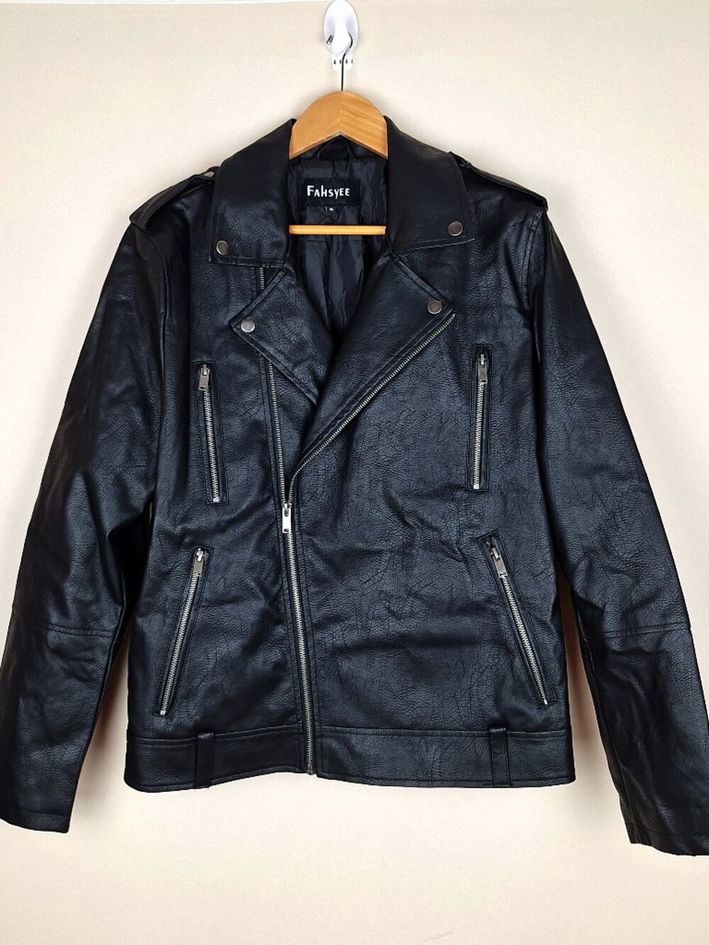 Fahsyee Mens Vegan Leather Biker Jacket Size M. Black Moto Retro Punk 50s y2k